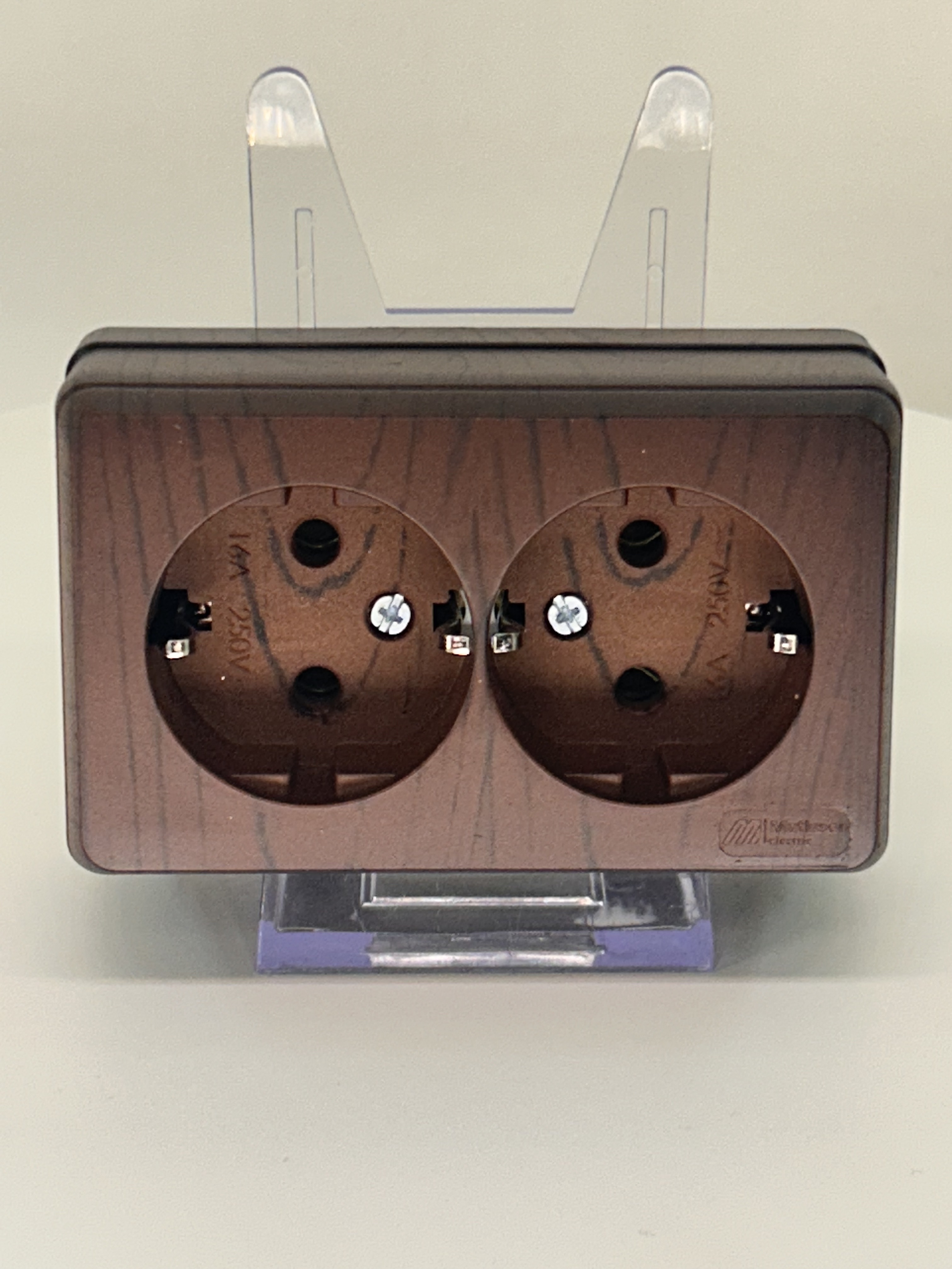2fach Steckdose Walnuss Holzoptik IP20 Aufputz - BRON