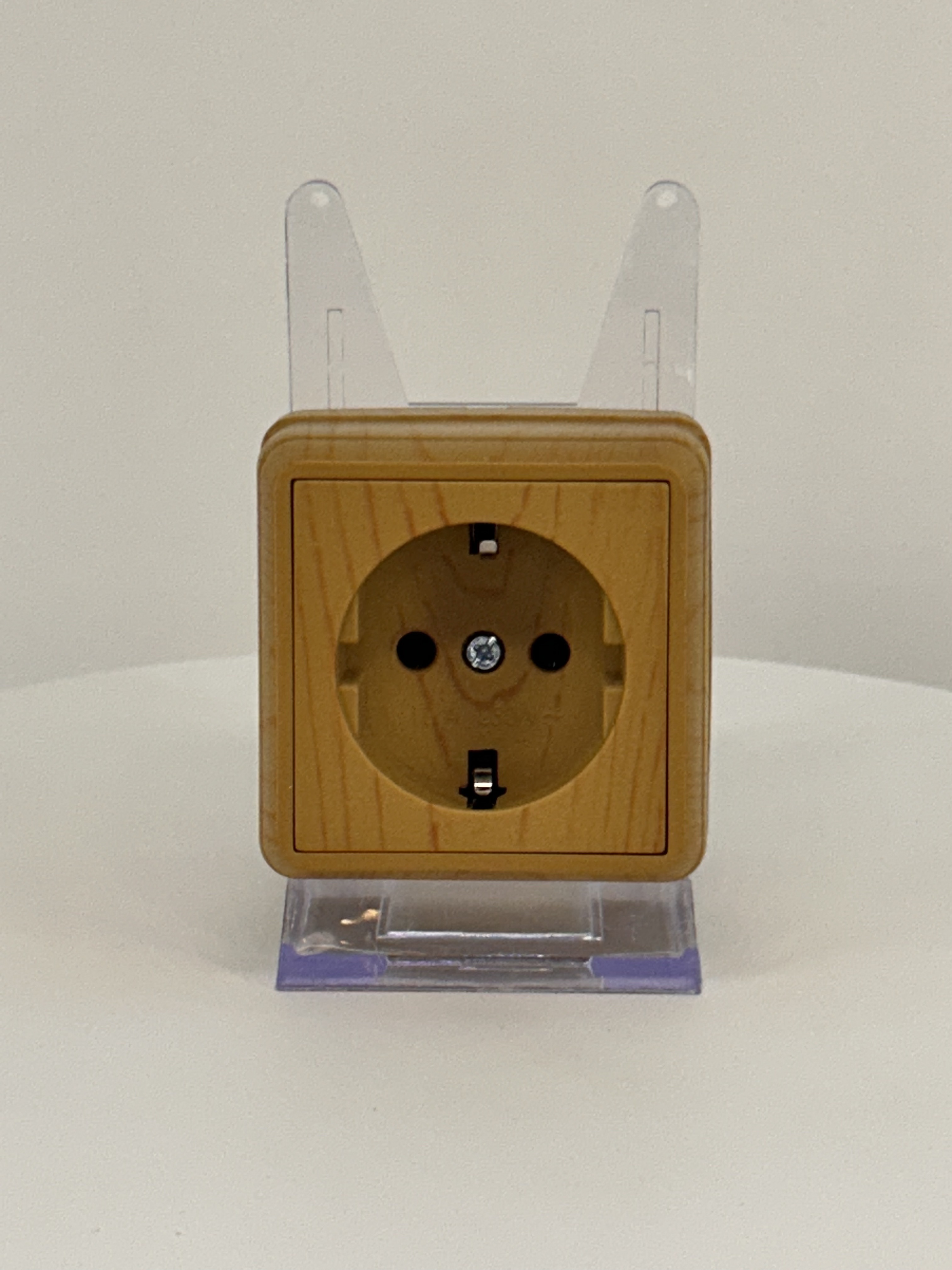 Eiche Holzoptik - Steckdose mit IP20 Schutz|BRON Serie