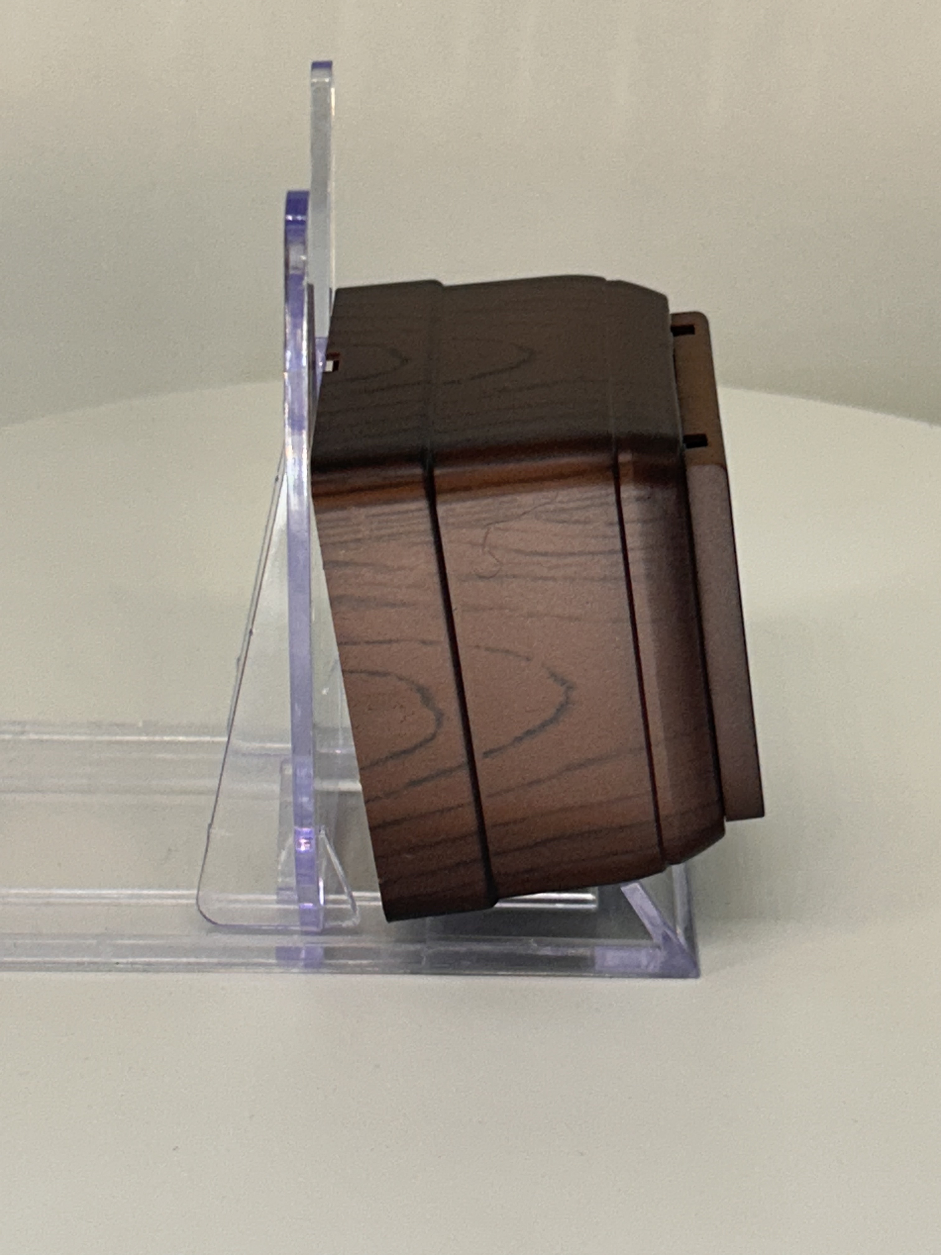 Steckdose mit Klappdeckel Walnuss Holzoptik IP20 Aufputz - BRON