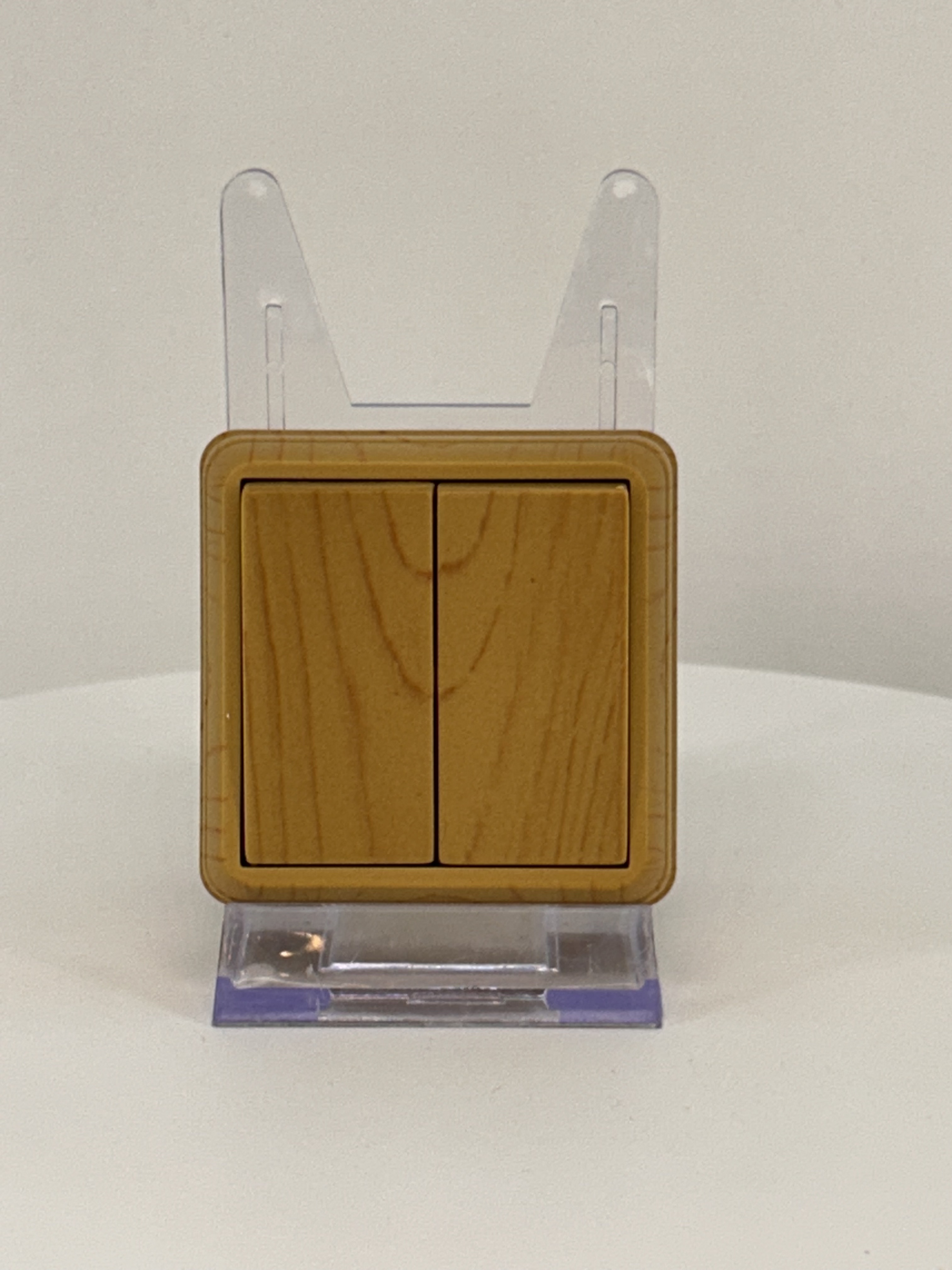 Serienschalter 2 fach Aufputz Eiche Holz Optik – BRON Serienschalter 2 fach Aufputz Eiche Holz Optik – BRON
