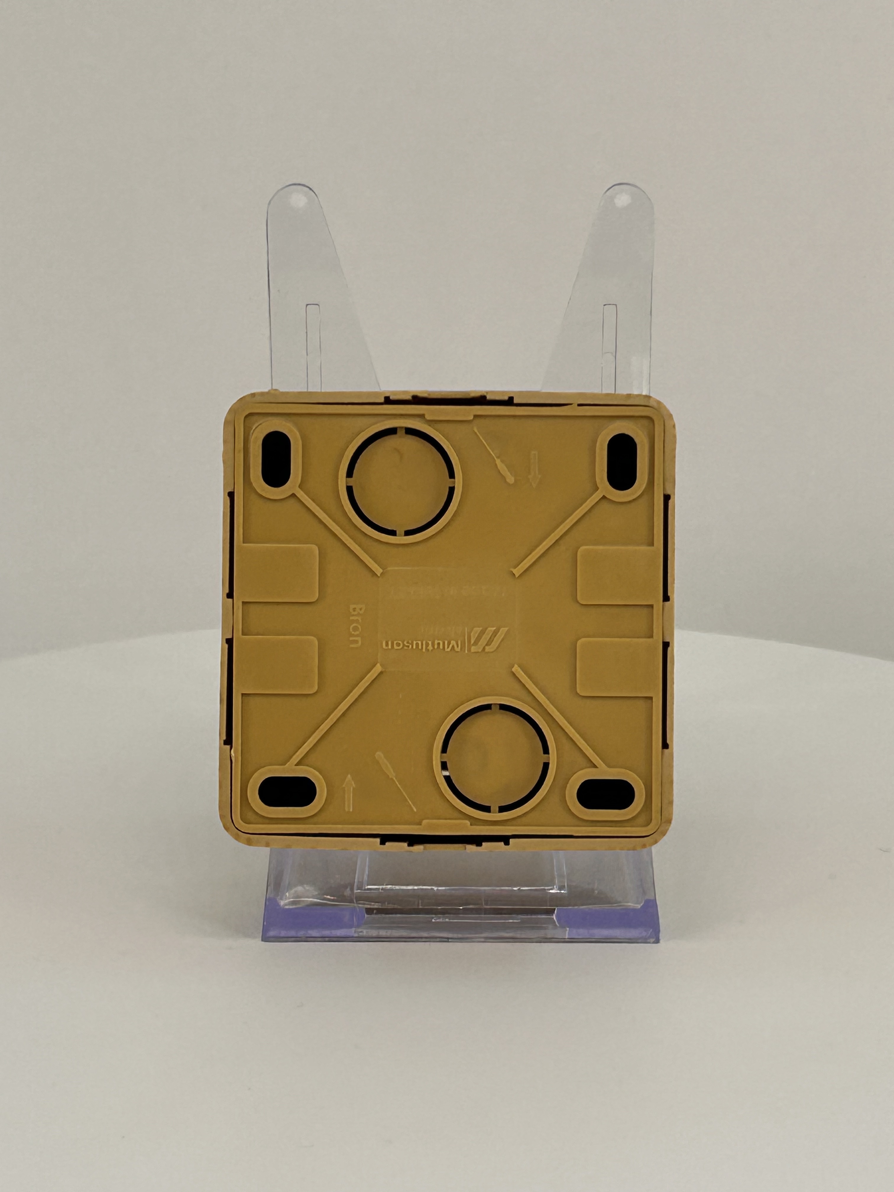 SAT Enddose Eiche Holz Optik IP20 Aufputz – BRON SAT Enddose Eiche Holz Optik IP20 Aufputz – BRON