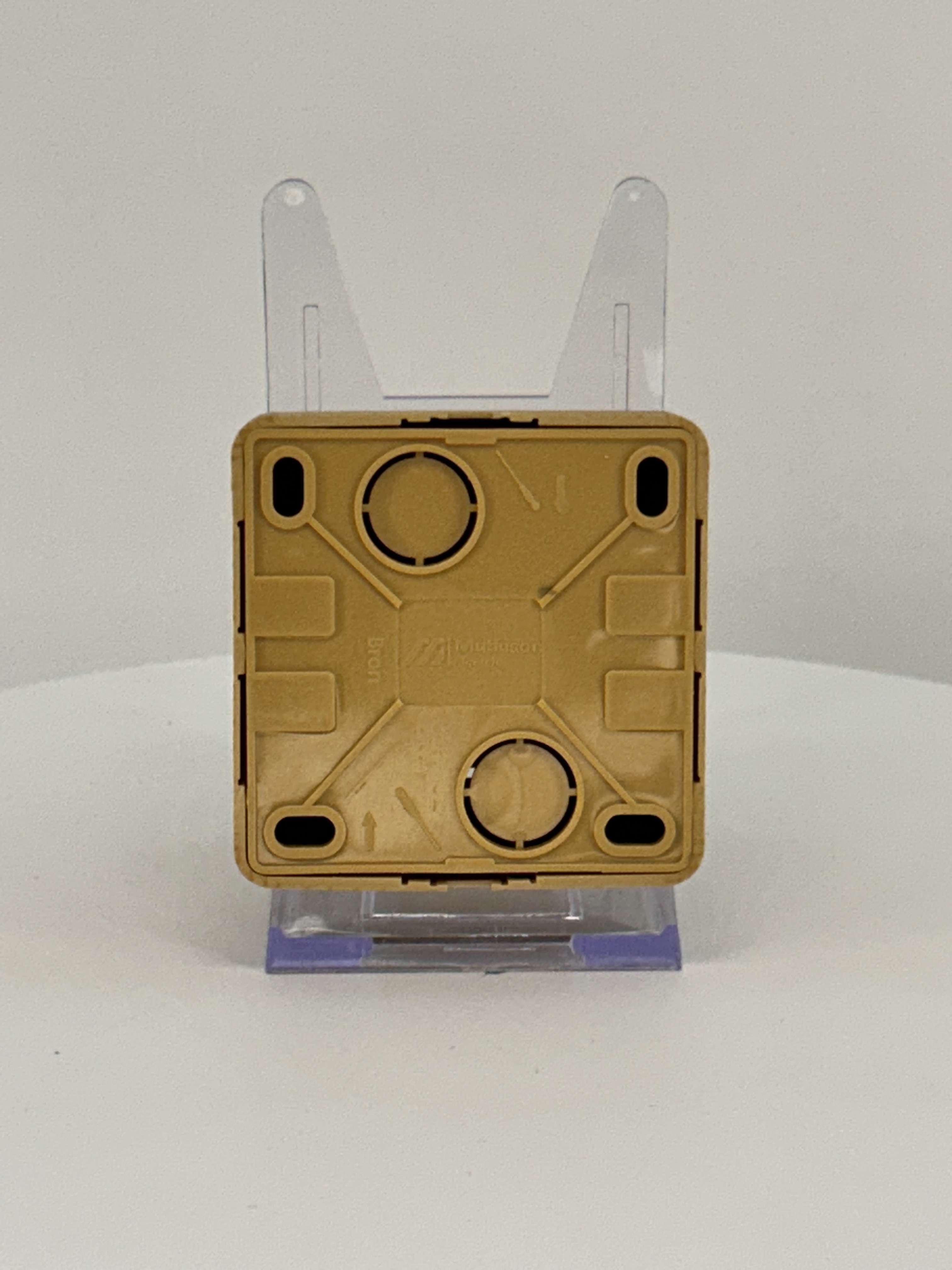 SAT Durchgangsdose 4dB Eiche Holz Optik IP20 Aufputz - BRON SAT Durchgangsdose 4dB Eiche Holz Optik IP20 Aufputz - BRON